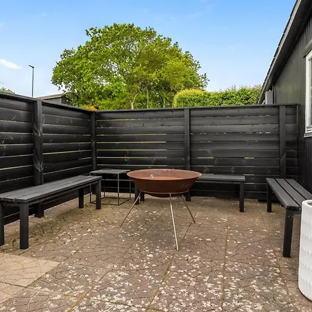 Manina - 230m From The Sea By Interhome *