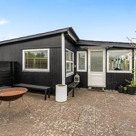 Manina - 230m From The Sea By Interhome *