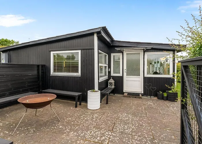 Manina - 230m From The Sea By Interhome *